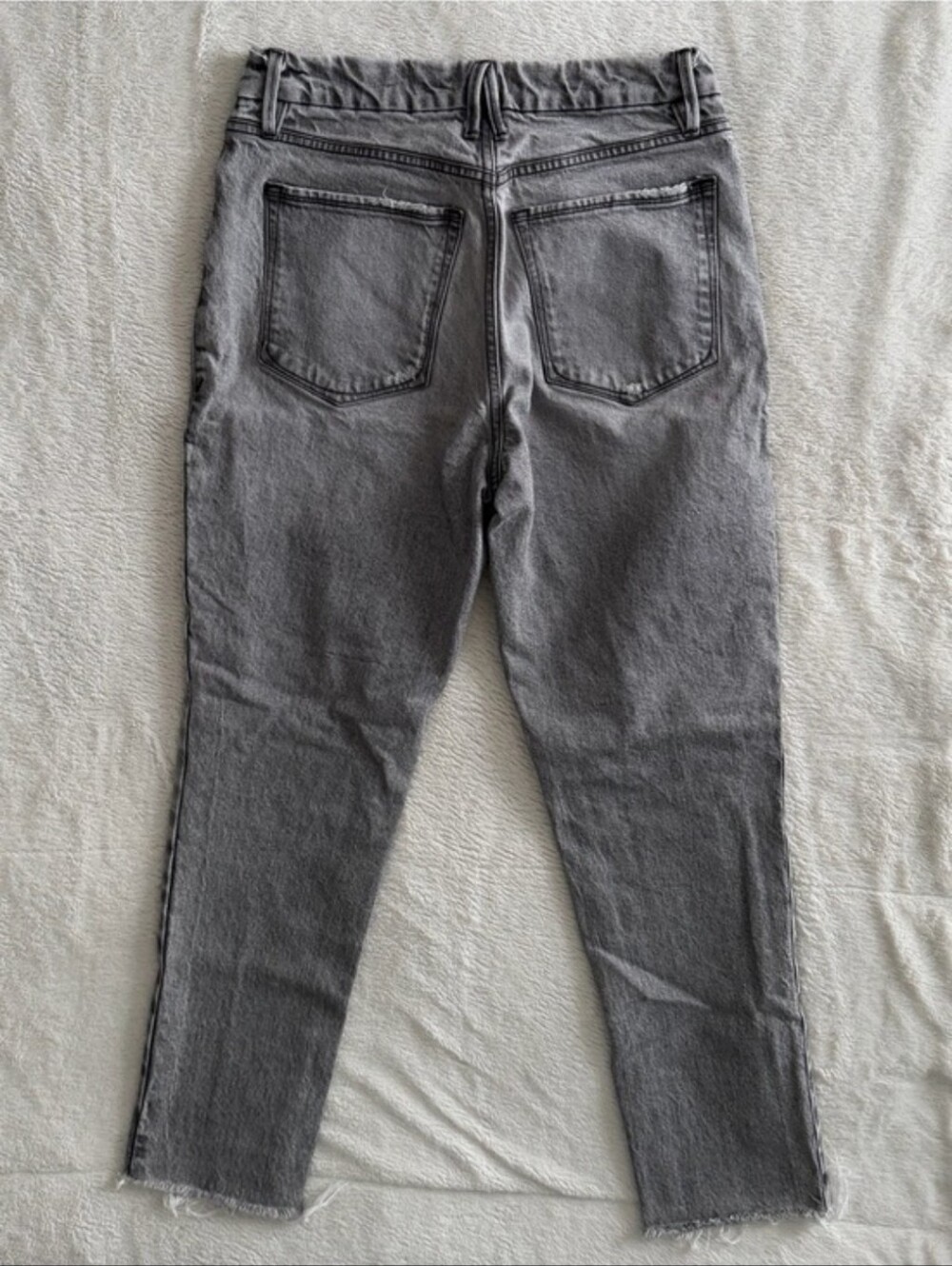 Good American Jeans - Picture 3 of 8